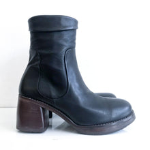 Load image into Gallery viewer, P-1348 P MONJO Black Leather Mid-Heel Boot