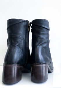 P-1348 P MONJO Black Leather Mid-Heel Boot