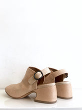 Load image into Gallery viewer, P-1324 Cream Cobra Sandal