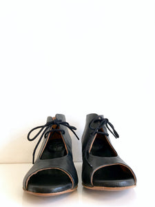 P-1283 Black Leather Sandal
