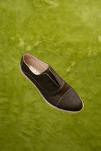 Load image into Gallery viewer, ESPRESSO Brown Pony Hair Oxfords