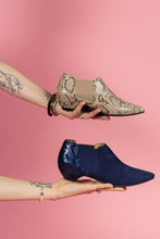 Load image into Gallery viewer, REFRESH Navy Suede Boots
