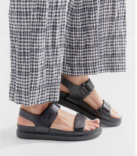 Load image into Gallery viewer, ERIN Black Leather Chunky Sports Sandals