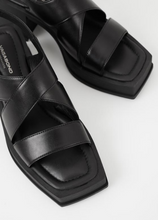 Load image into Gallery viewer, Black Sandals with Crossover Strap