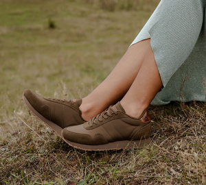 NORA III Dry Seagrass Suede Sneaker
