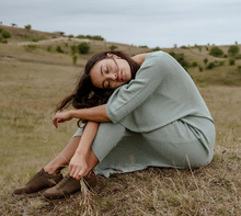 Load image into Gallery viewer, NORA III Dry Seagrass Suede Sneaker