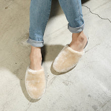 Load image into Gallery viewer, Beige sheepskin fur slipper