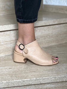P-1324 Cream Cobra Sandal