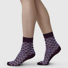 Load image into Gallery viewer, AMELIE Plum Socks