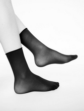 Load image into Gallery viewer, JUDITH Socks Black/Black 2 Pack