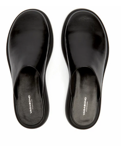 Black Slip On Flat Sqndals 