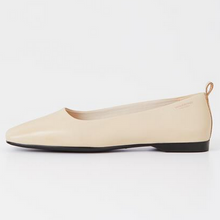 Load image into Gallery viewer, DELIA Off-White Flats