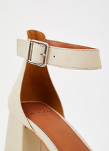 Load image into Gallery viewer, Close up of ankle strap