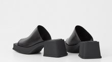 Load image into Gallery viewer, HENNIE Black Leather Slide