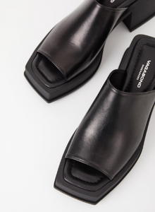 HENNIE Black Leather Slide