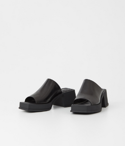 HENNIE Black Leather Slide