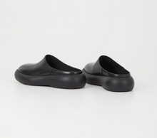 Load image into Gallery viewer, JANICK Black Leather Platform Mules