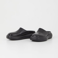 Load image into Gallery viewer, JANICK Black Leather Platform Mules